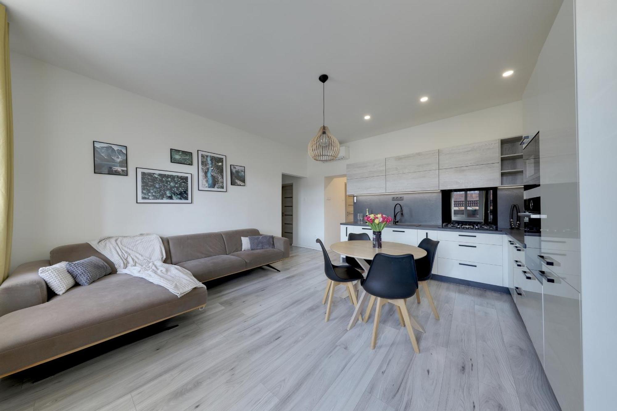 Lovely 2-Bedroom Apartment In Centre Of Bratislava Ngoại thất bức ảnh